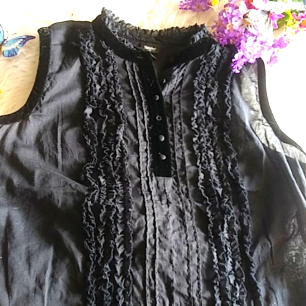 Mossimo black sleeveless blouse